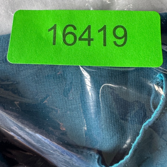 Carhartt Women's Short Sleeve Scrub Top Teal X-Small‎ Pockets Uniform - Picture 13 of 13